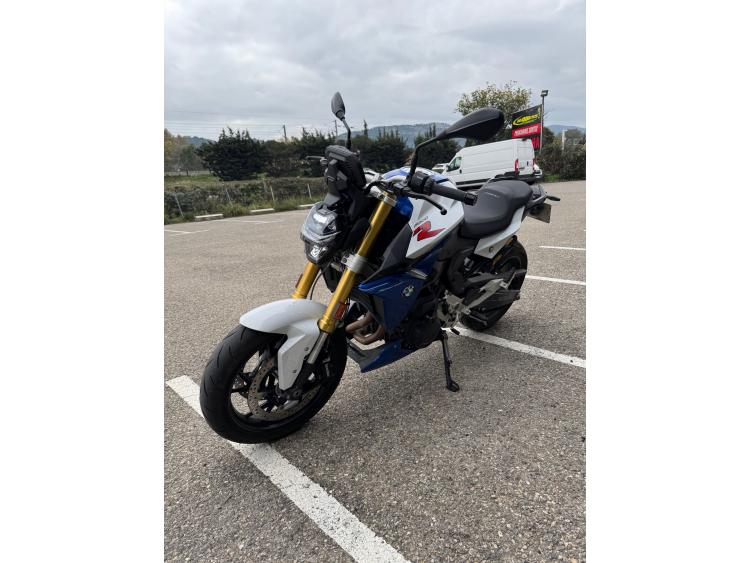 BMW F 900 R
