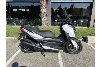 YAMAHA XMAX 300